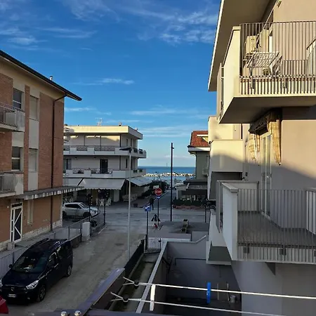Dalla Lory Apartament *